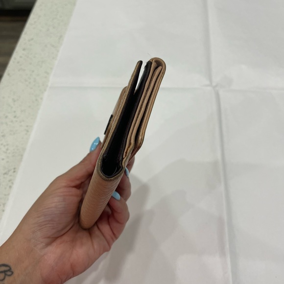 Chanel Tan Wallet GUC - Picture 9 of 10